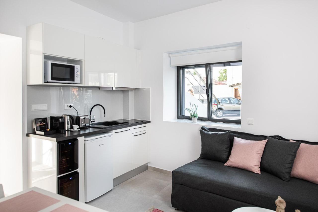 Cozy Corner Luxury Apartments Chrissi Akti Chania Exterior foto