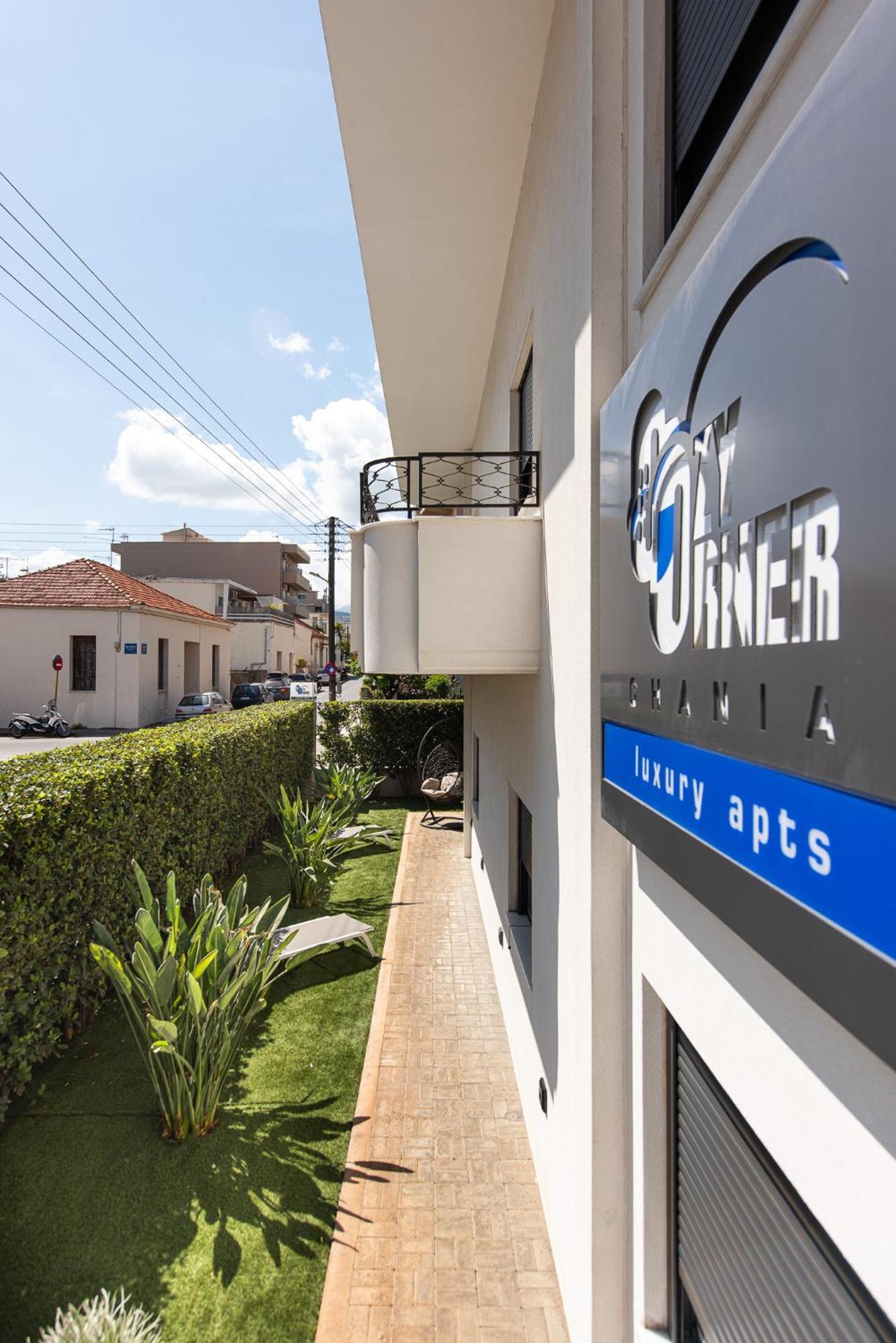 Cozy Corner Luxury Apartments Chrissi Akti Chania Exterior foto